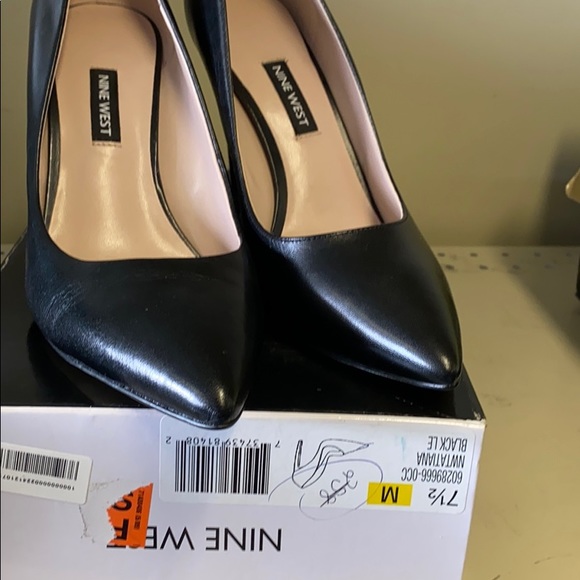 Nine West shoes - Picture 5 of 5